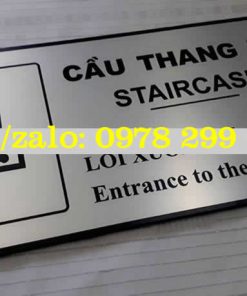 Biển báo cầu thang bộ, biển chỉ dẫn cầu thang bộ.