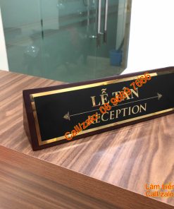 Biển lễ tân để bàn phong cách mới