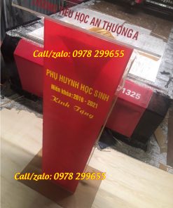 Bục phát biểu mica cho nhà trường