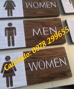 Biển nhà vệ sinh bằng gỗ