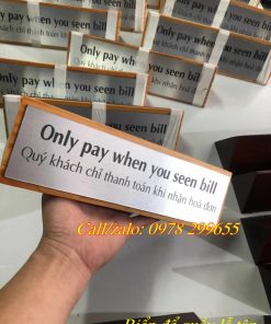 Bảng thông tin quầy lễ tân