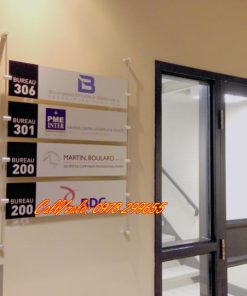 Biển chỉ dẫn công ty