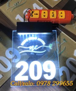 Biển số phòng có đèn phát sáng