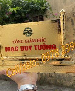 Biển chức danh sang trọng để bàn đẹp