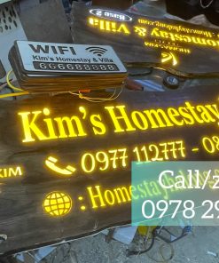 Biển gỗ homestay phát sáng