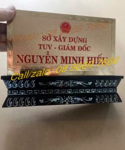Biển chức danh chủ tịch độc lạ