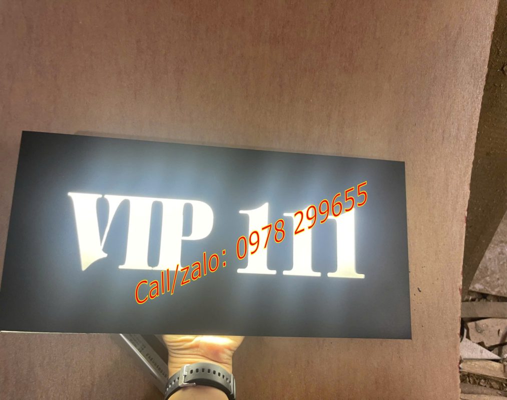 Biển phóng sáng vip đẹp