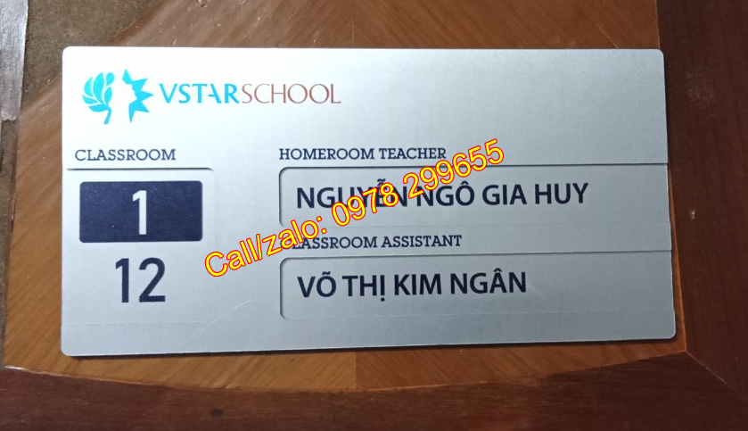 biển tên phòng học trượt nội dung thay đổi thông tin
