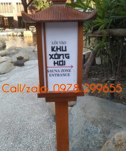 biển chỉ dẫn khu nghỉ dưỡng Villa bằng gỗ.