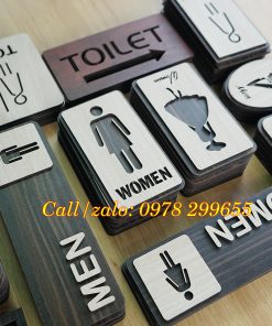 Biển nhà vệ sinh toilet bằng gỗ