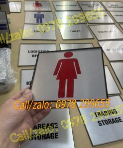 Biển nhà vệ sinh toilet lấy luôn.