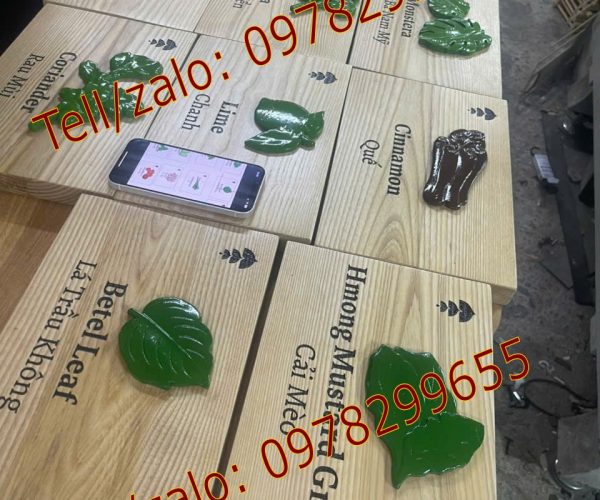 Biển gỗ tên cây trông khu du lịch sinh thái đẹp ấn tượng