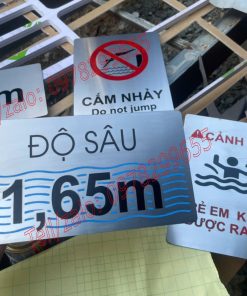 Biển báo cấm nhảy, độ sâu trong bể bơi Inox ăn mòn