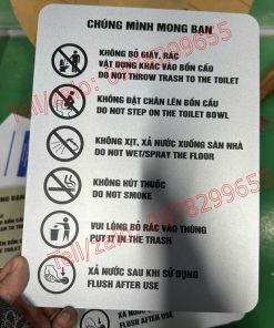 Biển báo chú ý trong toilet nhà vệ sinh