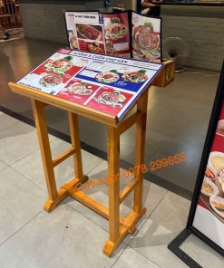 Kệ để bảng menu cho nhà hàng, quán ăn